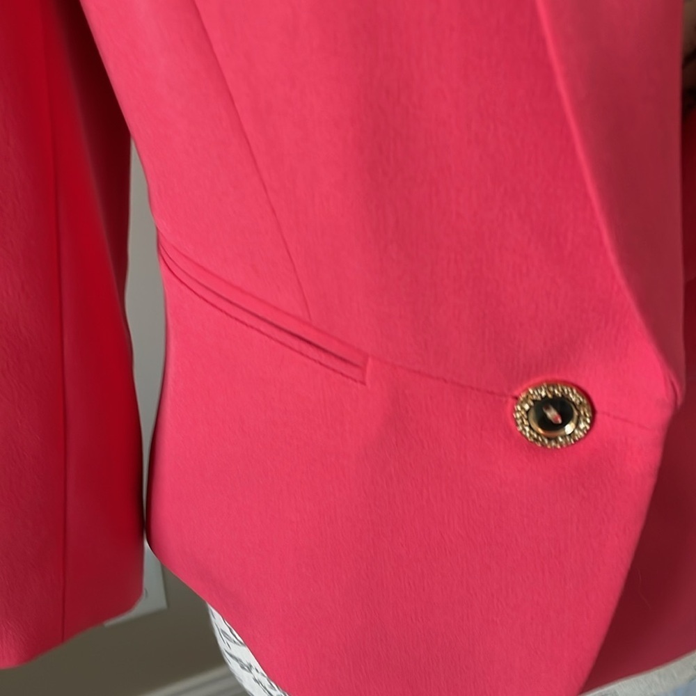 EUC Tahari Women’s Petite Hot Coral Blazer 3/4 sleeves in size 4​​ - Picture 2 of 7